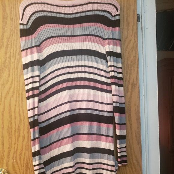 Gorgeous, long sleeve, cardigan. Open front, 2 pockets. Excellent condition - Picture 3 of 7